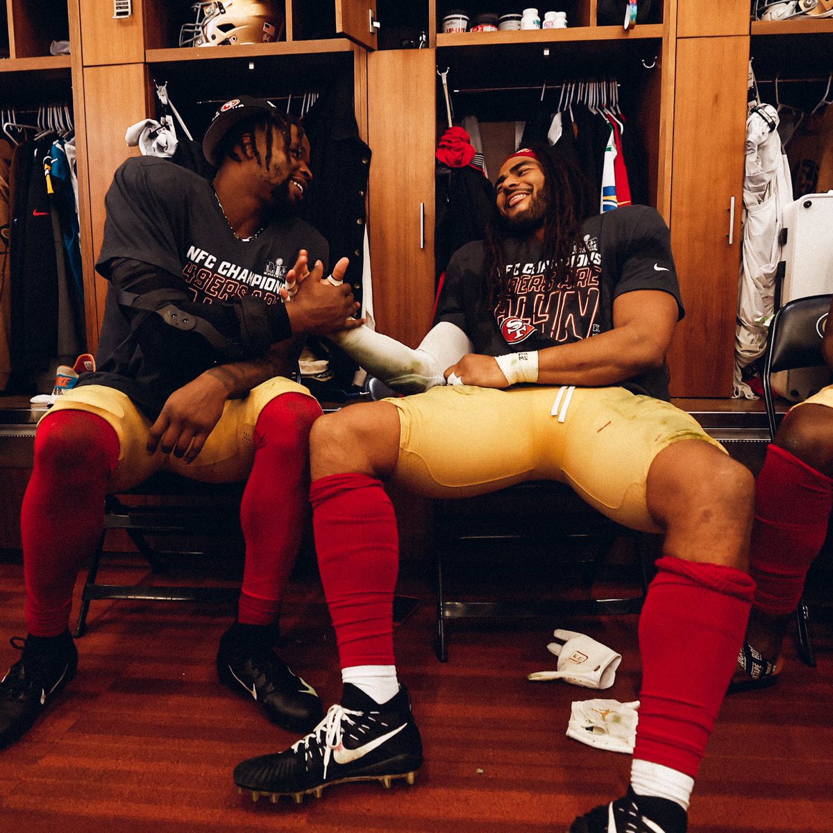 49ers's tweet photo. BITW back in the Super Bowl 🙌 https://t.co/MBNgbaUfJG