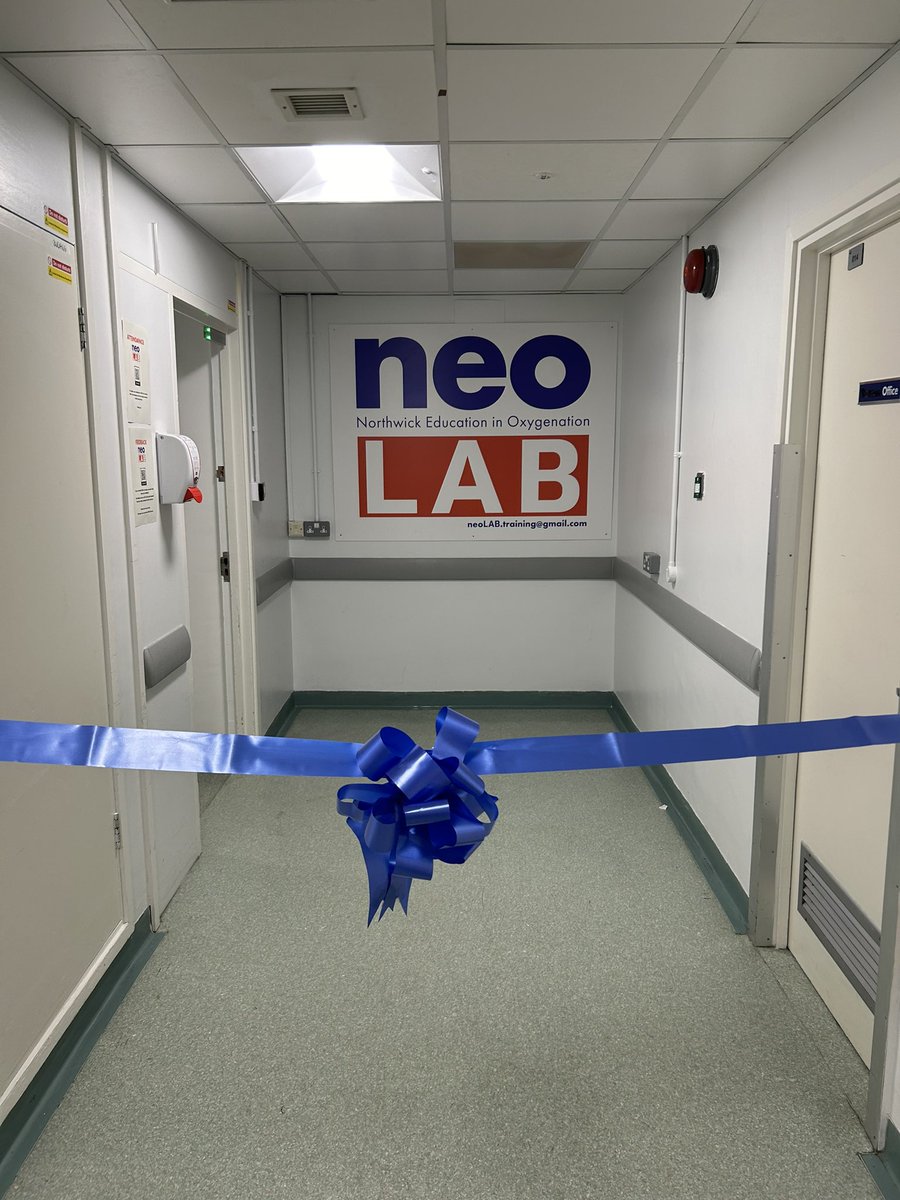 oldandbaffled's tweet photo. @NorthwickNEO airway lab is officially open! Invaluable trading resource for the department and for @LNWH_NHS Huge efforts by @AnaesthetiSingh and @LondonSneh  to get this done 👏🙏 and thanks to all who have made #NEO the roaring success it is 😁 https://t.co/Ux0yFCcGwB