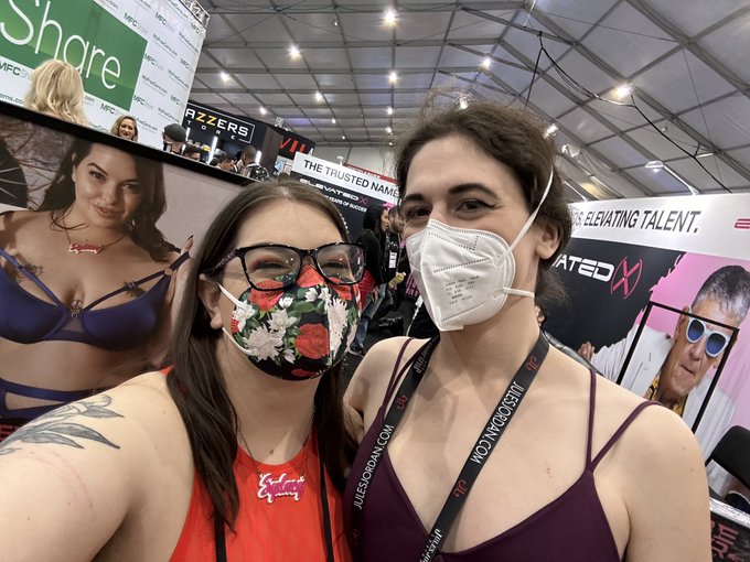 Day 3 with @RealNikkiZee @sophie_ladder @eyez1218 and @apollomoon999   Apparently day 3 was my lifting<a class="tags" href="/tag/realnikkizee">@realnikkizee</a><a class="tags" href="/tag/sophie_ladder">@sophie_ladder</a><a class="tags" target="_blank" title="On Twitter" href="/?out=eyJ0eXAiOiJKV1QiLCJhbGciOiJIUzUxMiJ9.eyJpYXQiOjE3MzA0MjA4MzUsImlzcyI6InR3cG9ybnN0YXJzLmNvbSIsIm5iZiI6MTczMDQyMDgzNSwiZXhwIjoxNzYxOTU2ODM1LCJyZWRpcmVjdF91cmwiOiJodHRwczovL3R3aXR0ZXIuY29tL2V5ZXoxMjE4In0.-kyw_G9trW2wK6JDrrMGRzGoaQ6pm8GW1l4uMEzzNeR-7h1xJCJTvihK-eXbg6RBngPpuf_NR9QLFnbY_m2bUg">@eyez1218</a><a href="/tag/clip"class="tags"><span>#clip</span></a>