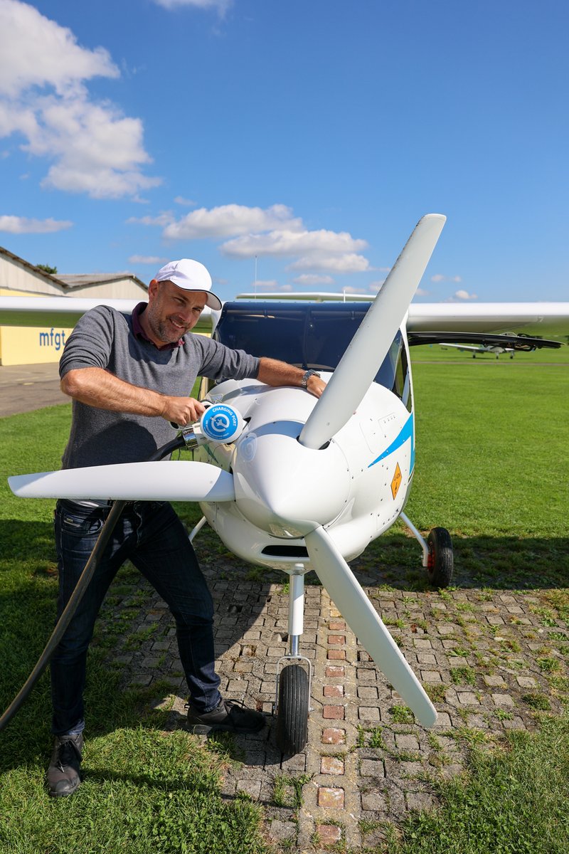 morellwest's tweet photo. @renatomitra @VW @Helion_ch Wir haben auch in der Schweiz eine der weltweit grössten e-Flugzeug-Flotten! 12 Stück #Velis #electro aktuell. https://t.co/HC4DG50ocF