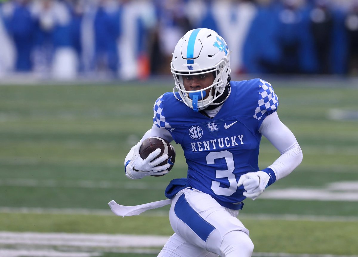 AGTG!! Blessed to receive an offer from the University of Kentucky!  #AGTG✝️  #Goblue @D_shorts6 @BPS_Athletics @BPS_Football @RivalsFriedman @adamgorney @On3Recruits @ChadSimmons_ @Rivals @247Sports #40