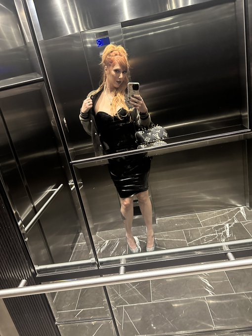 Watch Lauren Phillips ™'s leaked NSFW photo on TwXstars