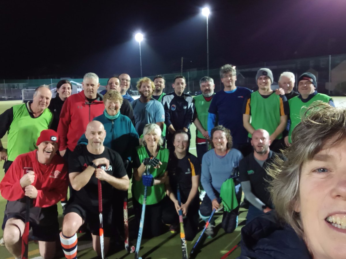 Our walking hockey has morphed to social hockey with all these happy folks and more turning out every Monday, all good fun 😀 <a href="/HockeyWales/">Hoci Cymru</a> #OrangeArmy