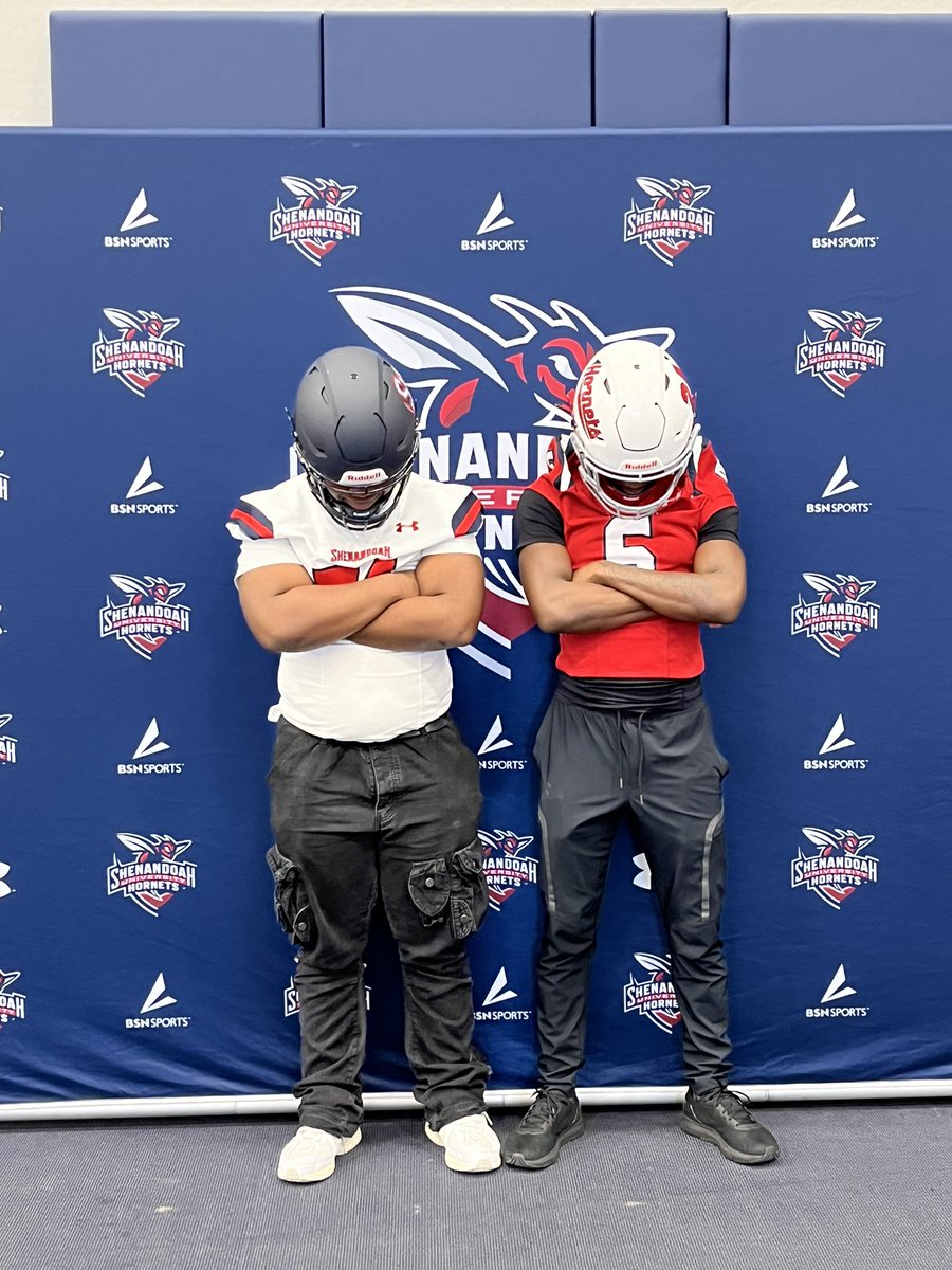 MekhiWFootball's tweet photo. Worked hard to receive my first offer from Shenandoah University 
#gohorents #suhornets
@HBBauserman @SUhornetsFB https://t.co/BTHZD5a8zm
