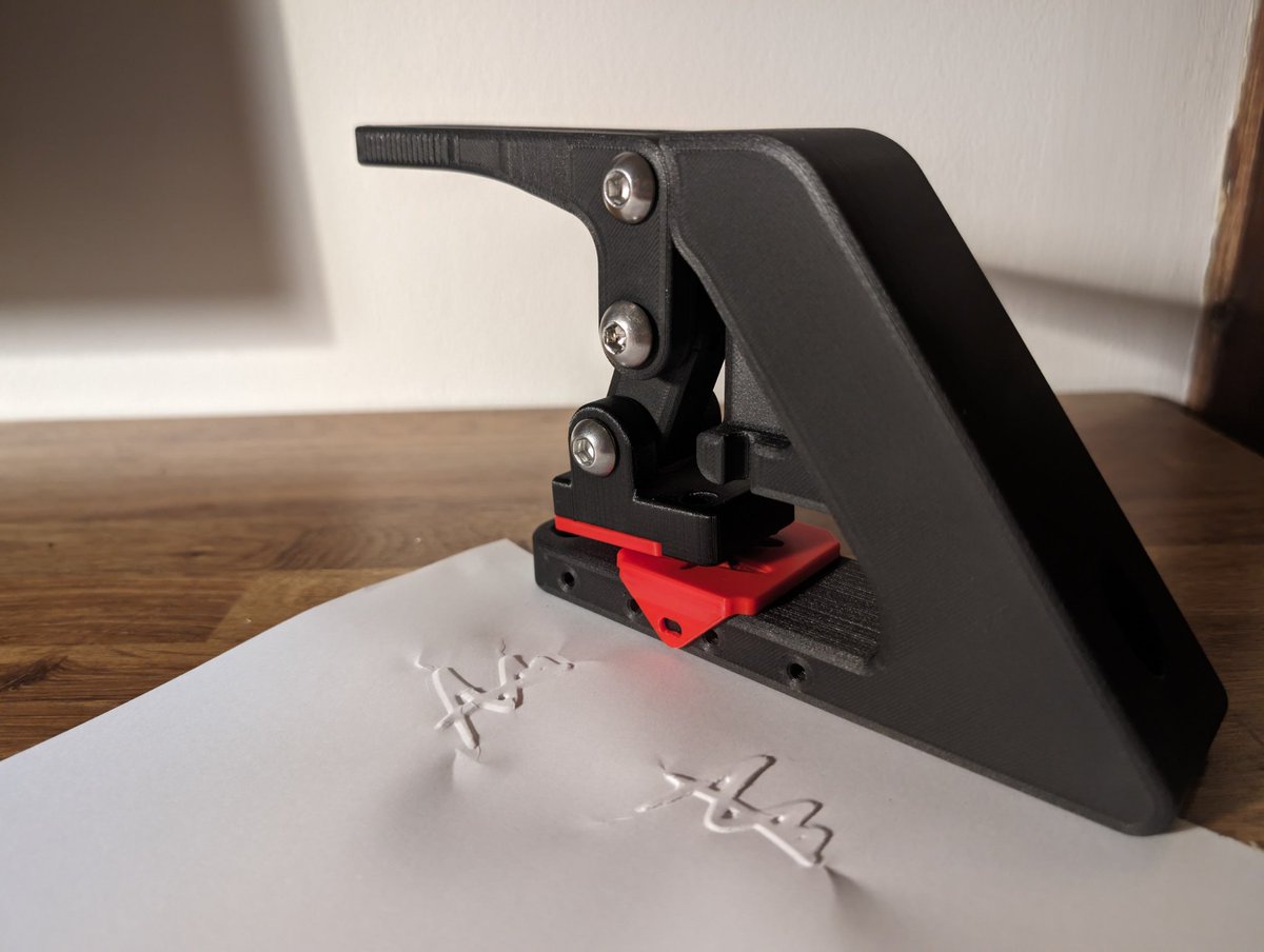 Adam0x59's tweet photo. Not fully assembled yet. Tool dies need work, too deep. Nice design, fun print! - https://t.co/ASgY8ZRNE6 https://t.co/LF3MjDP37Q