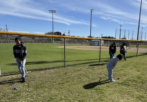 CCISD_HealthPE's tweet photo. AE students @RKHSKingTeam love playing croquet in PE. King PE teaches students fun ways to stay active for a lifetime! KING IS KING! #CCISDProud @prudencef https://t.co/JhVTjZJYrs