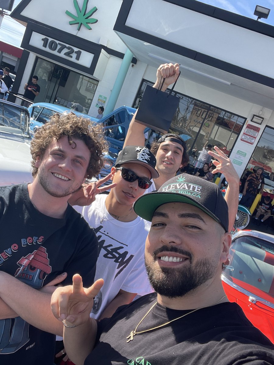 MrPinkSol's tweet image. YKTV 💫

MEMBERS ONLY @ForeverFreshCC 

THE CREW WAS OUTSIDE 🤞