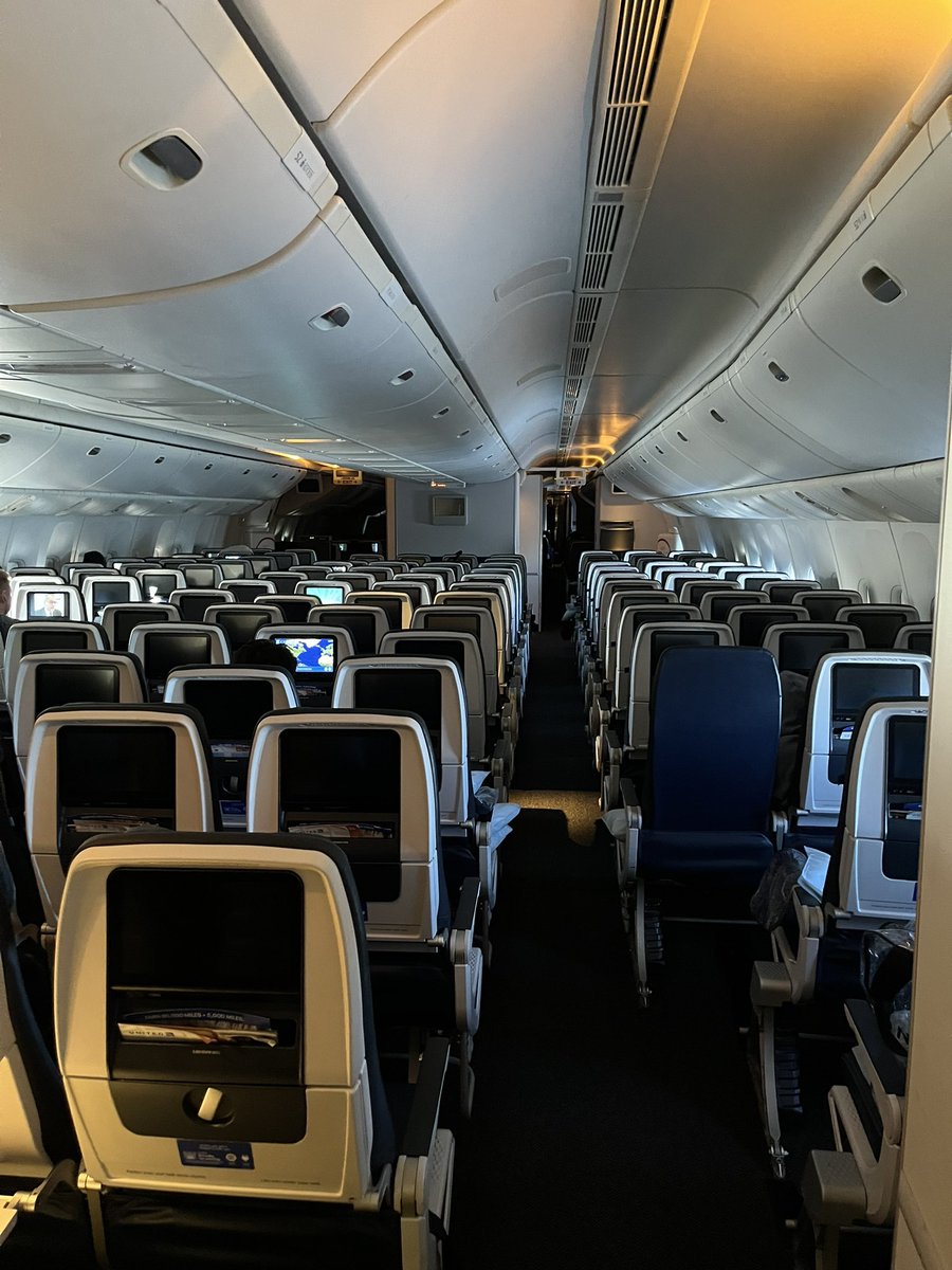 Today’s LHR-SFO #United flight. All Business and Premium seats are full, economy is totally empty. What’s going on?