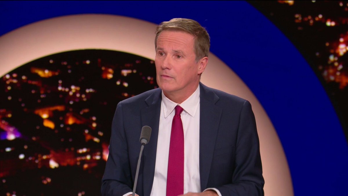 BFMTV's tweet photo. 🔴 EN DIRECT
"Les Français n'en peuvent plus": Nicolas Dupont-Aignan soutient les agriculteurs en "souffrance depuis des années"
https://t.co/cHwwSJdnqW https://t.co/r3puErX2lU