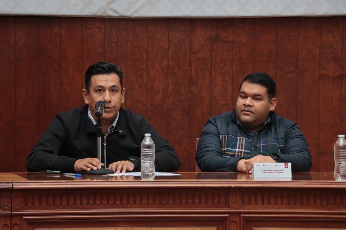 subjyal's tweet photo. En representación del @SEGOBVeracruz Carlos Juárez Gil, el @subjyal @israel_roldan, participó en el acto inaugural de la Jornada de Capacitación en Materia de Blindaje Electoral 2024, dirigida a servidores públicos; seguimos transformando al Veracruz que #NosLlenaDeOrgullo https://t.co/q1jT70JSUH