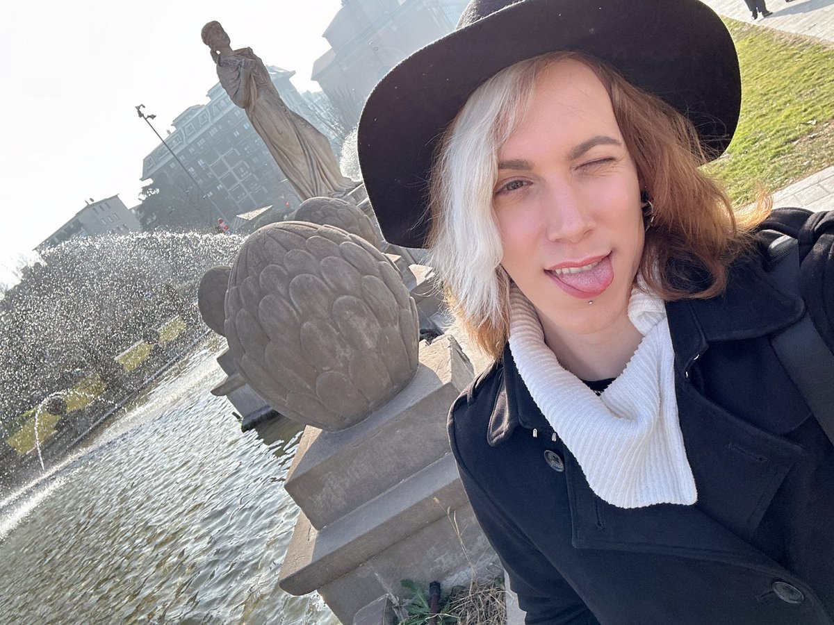 EthanTryce's tweet photo. Ciao Italia 💋 https://t.co/0PV0pKc990