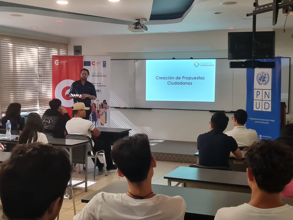 AECID_Honduras's tweet photo. 1/2 Hemos completado con éxito junto a PNUD una serie de talleres para fomentar la participación ciudadana en la formulación de propuestas🙋‍♀️🙋‍♂️además de simulacros para comprender las normativas del proceso electoral y su relevancia en la construcción de una sociedad democrática🗳️ https://t.co/ASkv6tVmUS