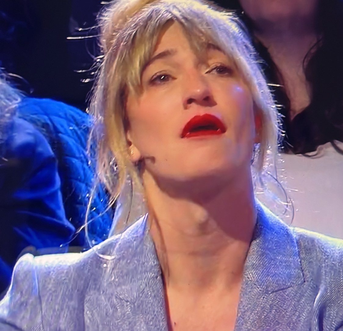 abelcastillasor's tweet photo. la reacción d bea y Abril same :( #OTGala9 #alvaromayista https://t.co/0dufQkzouu