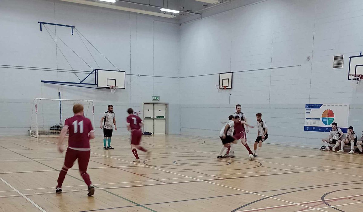 Cracking workout tonight as we took on our good friends @GLAfutsalstars in friendly . Only had 6 available so boys done well to win but will feel it tomorrow #momentumbuilding