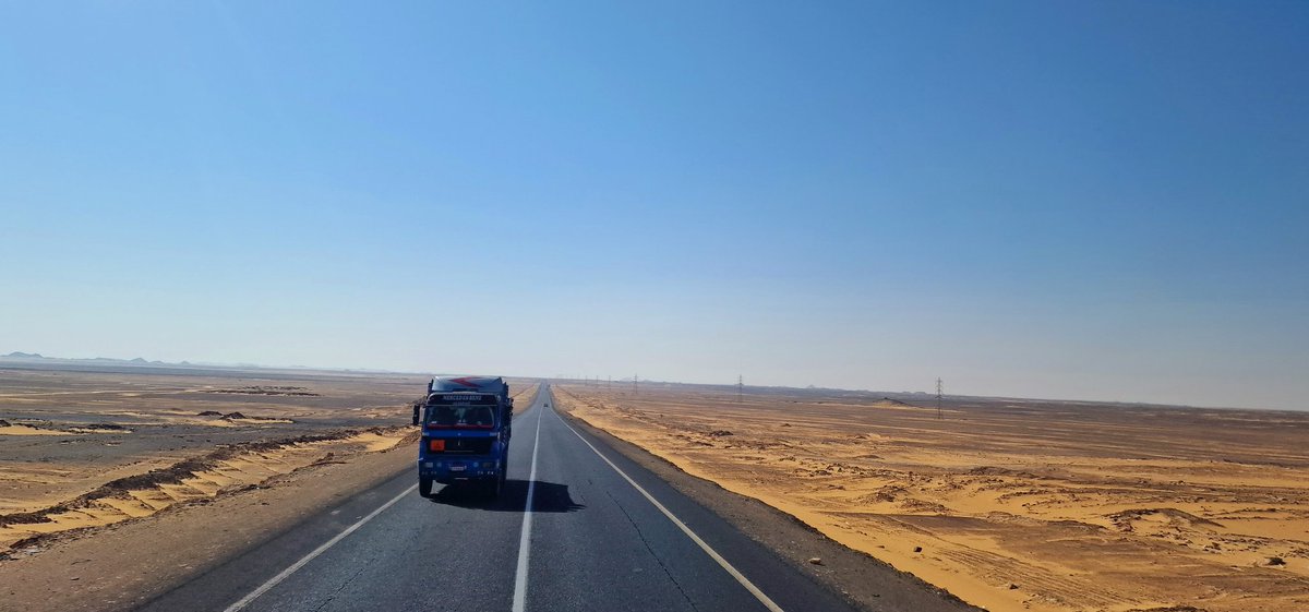 Tonsure_'s tweet photo. @Maxouks Je dois dire que c'est en Égypte ou ? https://t.co/zCg07W8hry