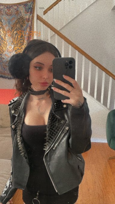 Im so close to having my best month since march on my page go subscribe for a huge discounted rate rn<a href="/tag/mvsales"class="tags"><span>#mvsales</span></a>