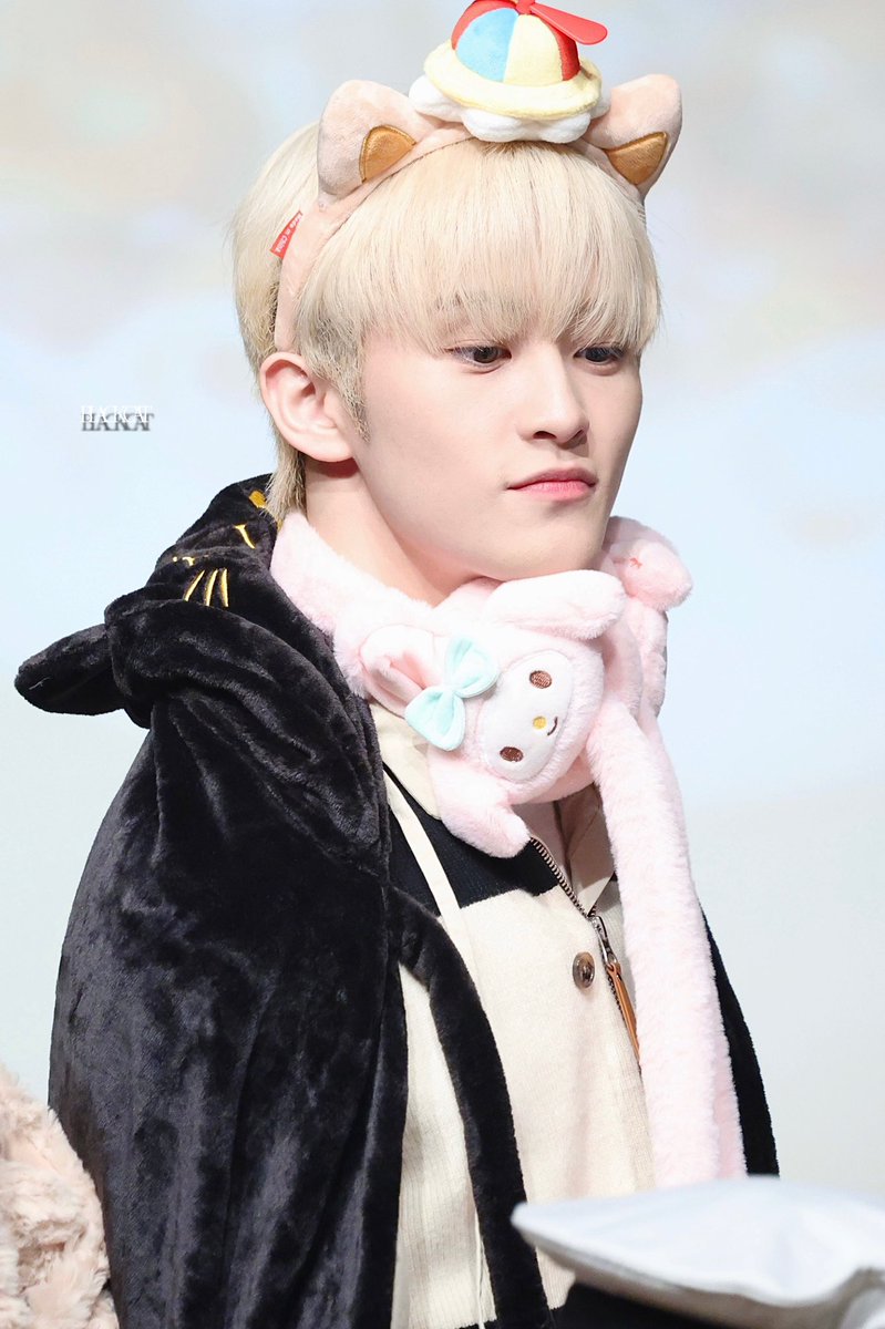 𝑩𝑳𝑨𝑪𝑲 𝑪𝑨𝑻 tweet media