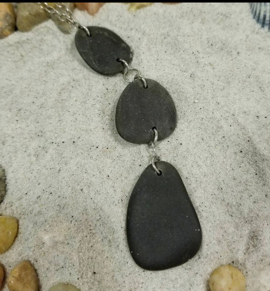 3 stone sterling silver necklace!

Shop Small Business!  Enter EARLYBIRD during checkout for 10% off. 
#etsygifts #etsyfinds #shopsmall #jewelry #handmade #unique #beachjewelry #sterlingsilverjewelry #seaglass #beachglass #customjewelry #unique #silver 

Click link in bio!