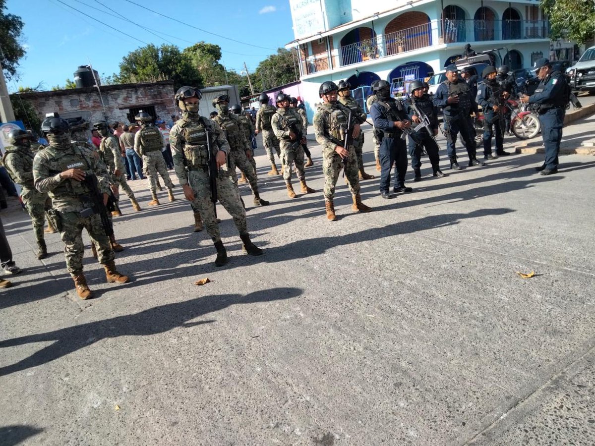 Detienen a indígenas que se oponen a imposición de un parque industrial en el #CorredorInteroceánico, son acusados de robo de una patrulla 👉 avispa.org/?p=111308 #Oaxaca #OaxacaDeJuarez #AMLO #FelizLunesATodos #Mexico #Istmo #DDHH
