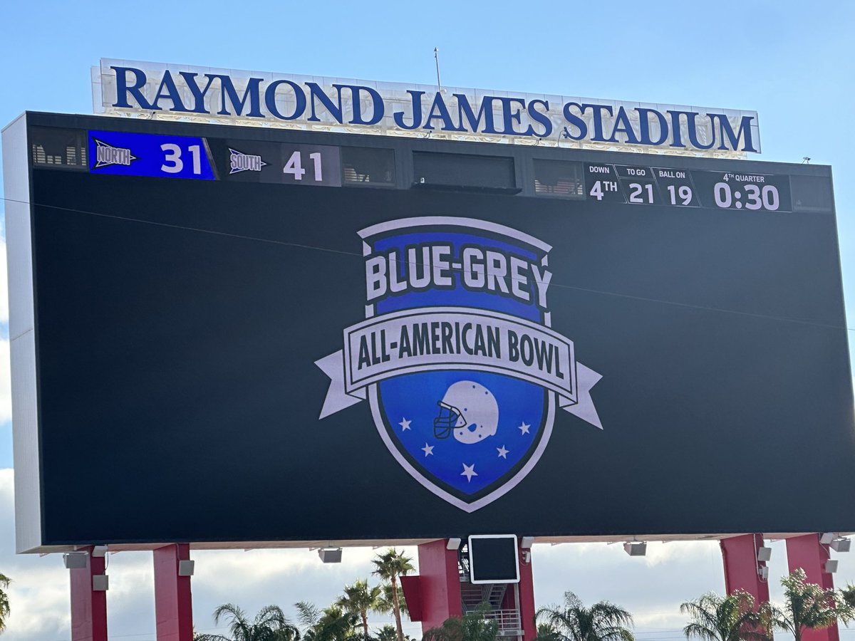 Had an amazing experience playing in the Blue / Grey game today at Raymond James Stadium. The talent was amazing and I loved the #Grind. It was definitely a earned win. Im ready for my ring 💯😎🏈🏈