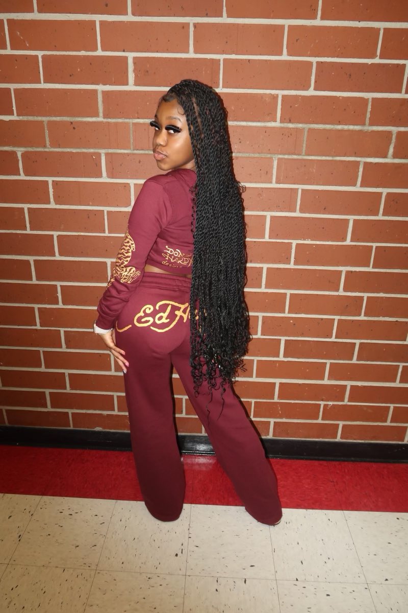 THE DOLL 👊🏽 . tweet media