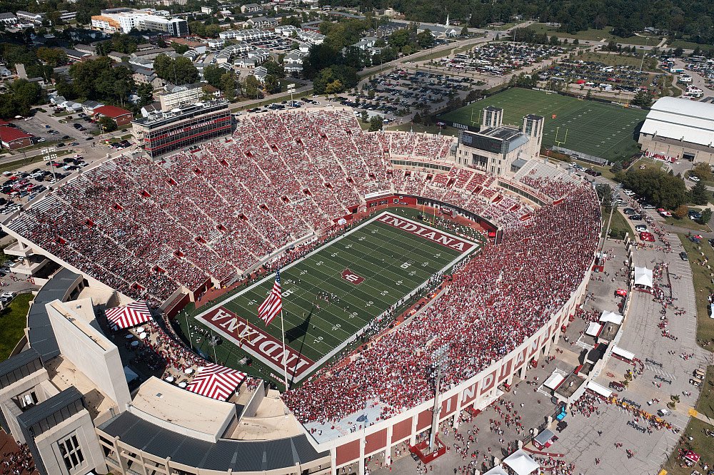Blessed to receive my 4th Division 1  and 1st Big 10 offer from Indiana University!! @RisingStars6 @SalineFootball @statechampsmich @MIexposure @AllenTrieu @SWiltfong247 @PrepRedzoneMI @alex_pallone @MohrRecruiting @Bryan_Ault @MB_Weaver @Rivals_Clint @Sportsinthed_ @TheD_Zone