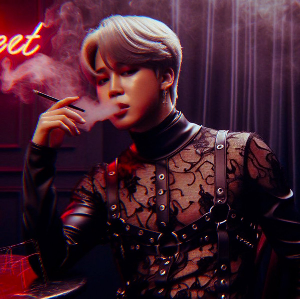 couplebjc's tweet photo. 📖 WRETCHED

Jimin é o cérebro do império de drogas da família. Após uma noite cm um alfa, ele reaparece como lacaio da sua família e um nome diferente. JK, agente disfarçado, se vê atraído pelo ômega que jurou derrubar. Atração e ódio se chocam e o amor pode arruiná-los

#jikook https://t.co/n8DwcYmJ4g