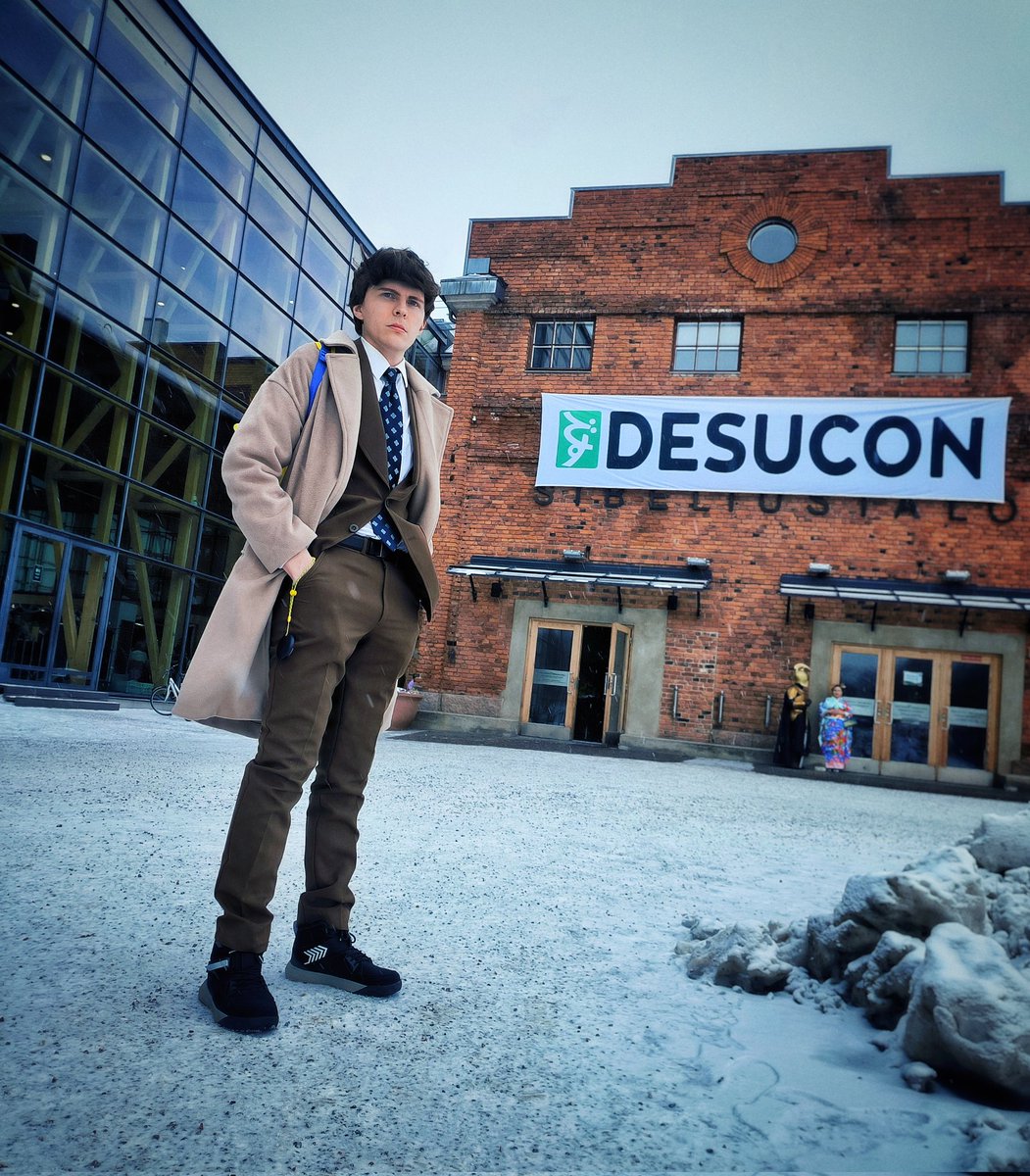 It's me being Looker from Pokémon, don't look at my shoes 

📷 <a href="/13ackup/">𝐑𝐞𝐰𝐞🌙</a>