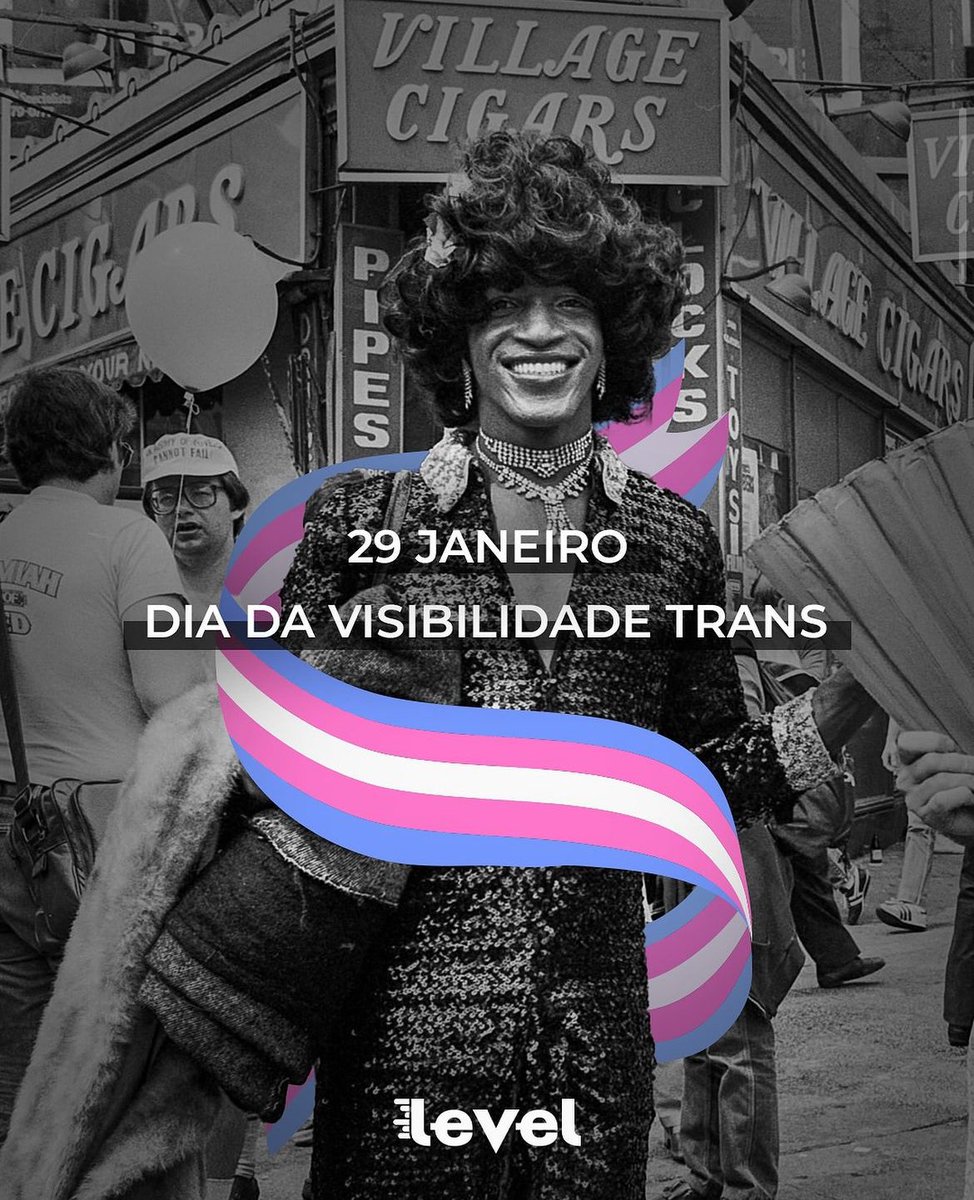 “Em memória de Marsha P. Johnson, celebremos a visibilidade trans com orgulho e resistência. 🌈✊🏽 #MarshaPJohnson #VisibilidadeTrans”