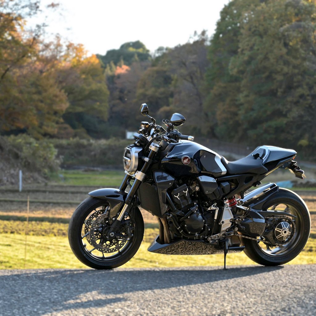 Scissor___Man's tweet photo. #自分が選んだ大好きなバイクだからどこから眺めても美しい
#CB1000R
#SC80
#美しい https://t.co/89oLo9ITsY