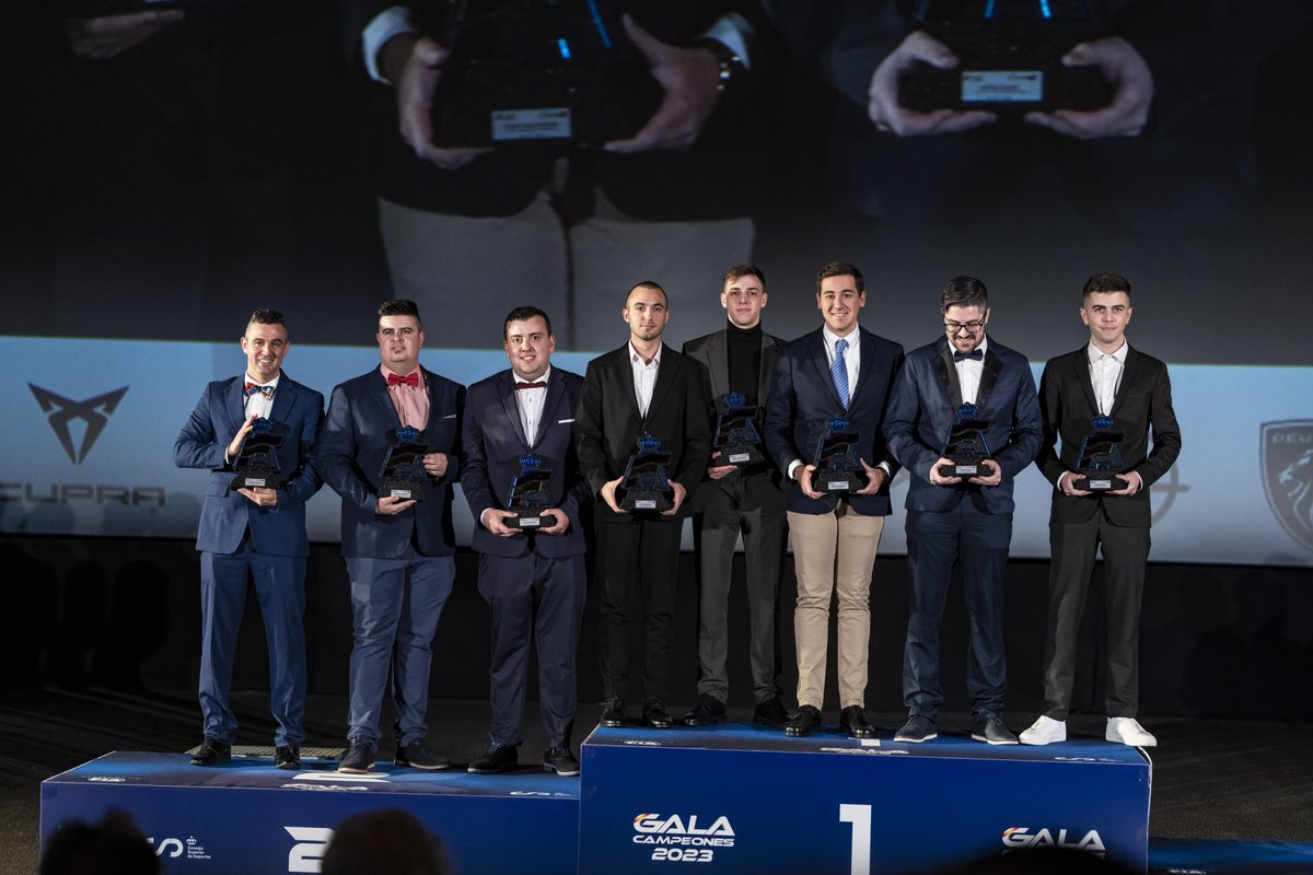 Gala de la RFEDA 2023 con los mejores pilotos Virtuales de España.
<a href="/Jairblade_r46/">JAIRBLADER 46 GAMES</a> <a href="/GabriTomass/">Gabri Tomas</a> <a href="/_Pedro_Moreno/">Pedro Moreno</a> ,<a href="/EnekoHurtadoSim/">Eneko Hurtado</a> <a href="/jsanles13/">Jose Manuel Sanles</a> , Francisco José Ávila, Julián Martín. Felicidades a todos!!