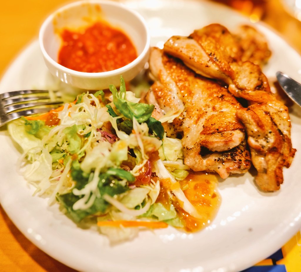 H2ae8HBA4P2GjRm's tweet photo. こんにちは!🥰冒険旅行中!😍写真は先日のガストでの1枚!📸本日の昼食は何処でいただこうか検討中です!🤭🍀どうか素敵な時間を!💝🍀 #日常垢 #冒険 #冒険旅行 #チキン #食事 #Food #foodphoto #foodphotography #lunch #旅行 #chickin https://t.co/DW6LVsxoWT