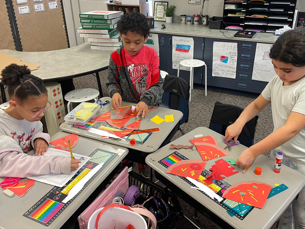 PVWollberg's tweet image. Making Fraction Pizzas🍕 One of my favorite activities in 3rd Grade! Thank you to @PapaJohns for the pizza boxes to display our mouth watering creations😋 #pvlearns #fractions #mathisfun