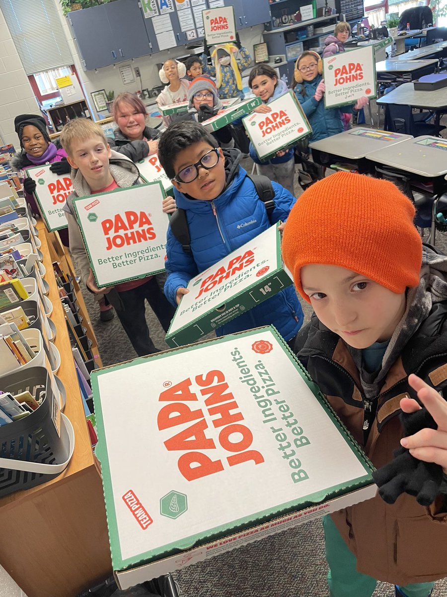 PVWollberg's tweet image. Making Fraction Pizzas🍕 One of my favorite activities in 3rd Grade! Thank you to @PapaJohns for the pizza boxes to display our mouth watering creations😋 #pvlearns #fractions #mathisfun