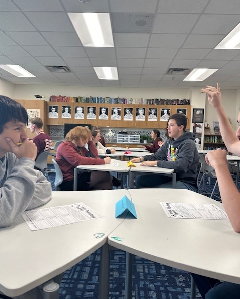 MISDRiverValley's tweet photo. English class is more fun(and passionate) when you are asked to argue! #SpeedDebating #8thGrade https://t.co/7HHBi37jWH