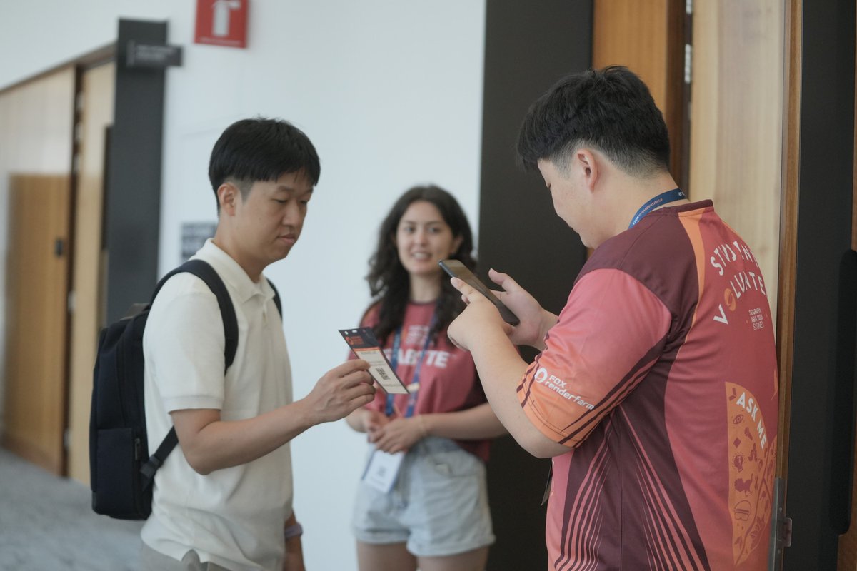 foxrenderfarm's tweet photo. ๐Check out these amazing pictures featuring our amazing #studentvolunteers who made @SIGGRAPHAsia 2023 an unforgettable experience for all! #FoxRenderfarm is proud to sponsor the student volunteer program this year โค๏ธ
#SIGGRAPHAsia2023 #FutureOfCG #SASV #ProudToBeSV #conference https://t.co/SemH3t8Wm1