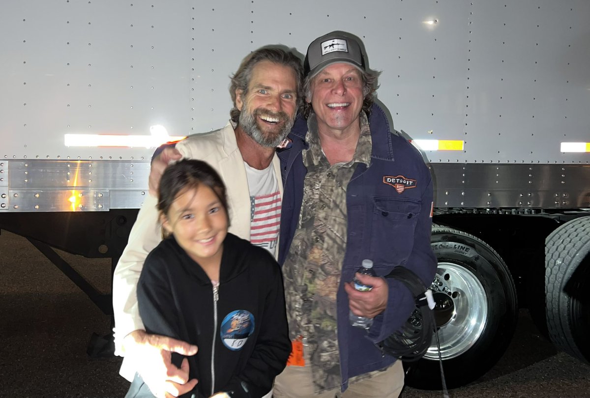 MrHealthnut's tweet image. I love @tednugent he is a true American 🇺🇸 Patriot 🇺🇸 and a family friend 🙏💜
#TedNugent