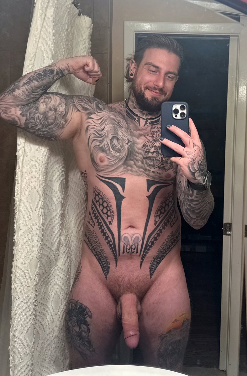 jay_55k's tweet photo. Do you like my flexing pose? 😋 https://t.co/2IGoRfSAN0