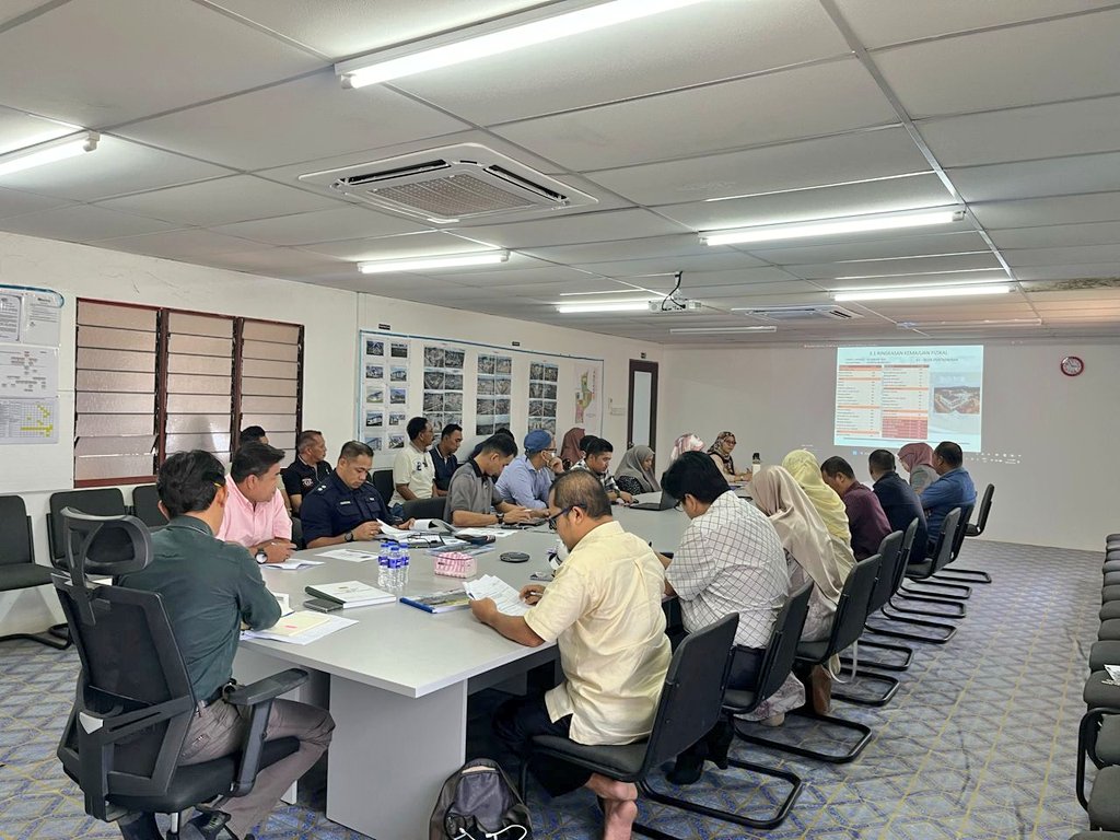 PasukanProjekTrg tweet media