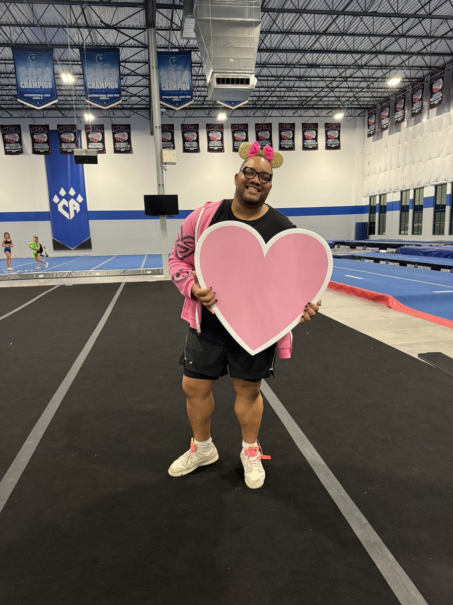 MrWrightNow_1's tweet photo. Gimme that, gimme that, gimme that! Gimme that money 🎶 I JUST GOT PAID 🤑 @CLadylynx @CheerAthletics @CA_PlanoTX https://t.co/rsvCAQpYul