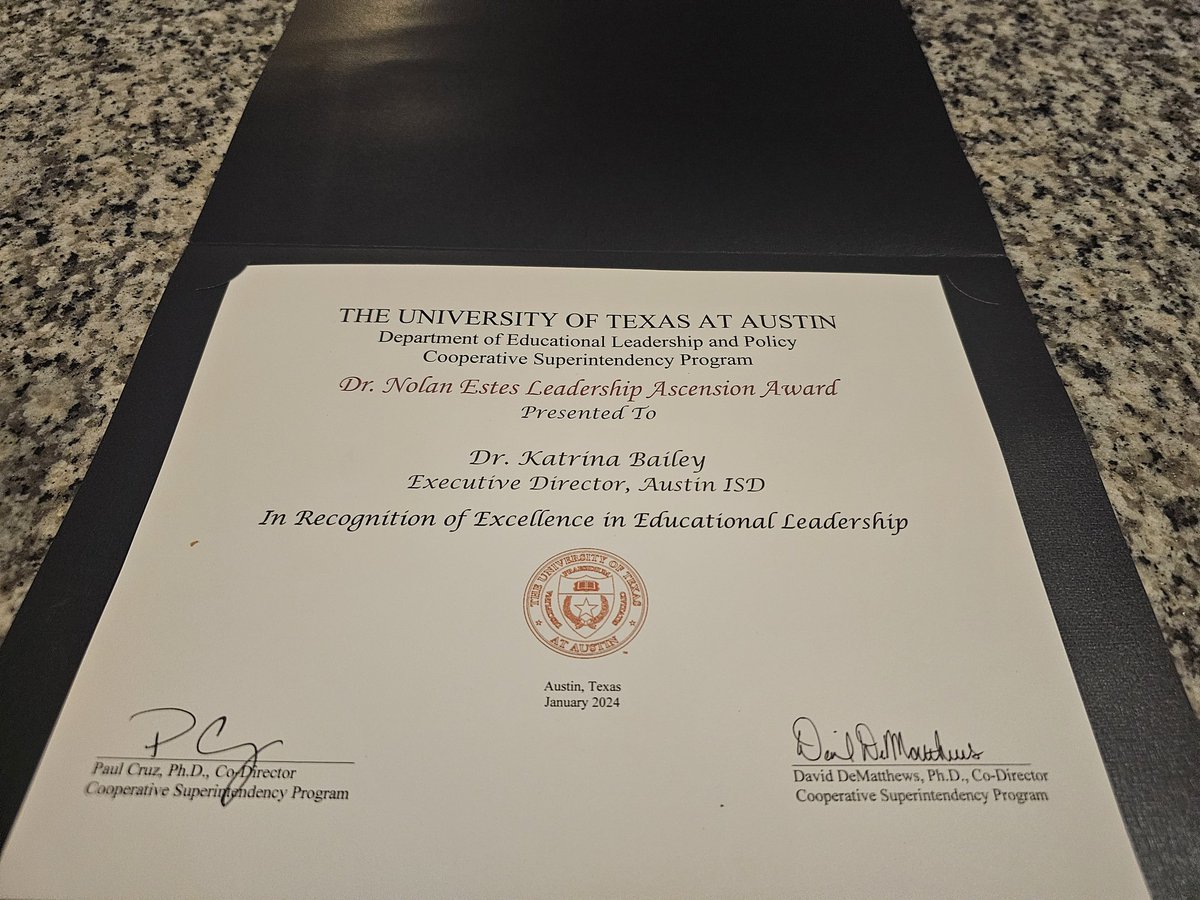 katrinabailey08's tweet image. Tonight, the UT CSP network gathered to celebrate the legacy and accomplishments of current students alumni. From campus leaders to district leaders, what happens here changes the world. I am proud to be a part of this legacy. 🤘🏾🧡 #CSP31 #TASA2024