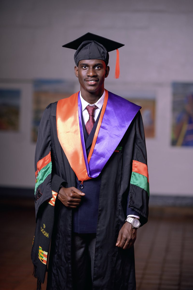 BagashaE's tweet photo. Made the decision to become a Medical Doctor back in 2011 when I did that PLE science paper. 13years down the road, I have finally bagged the Degree of Bachelor of Medicine and Bachelor of Surgery at 
@Makerere @MakCHS_SOM on 29/01/24. 
The Almighty is really good.
#Mak74thGrad https://t.co/dg18h5aA4k