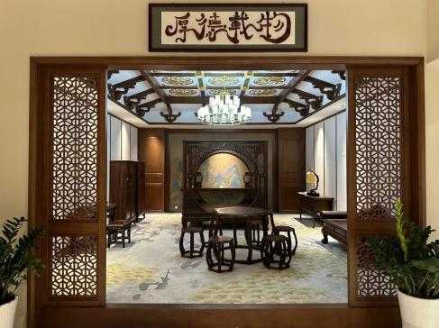 ContactHainan1's tweet photo. Now, you can discover the beauty of treasured Hainan Rosewood at the newly opened #HainanRosewoodValley. This is the first local attraction in China to be themed around the Hainan Yellow Rosewood, and is also the first national AAAA ranked scenic spot in #Dongfang City. https://t.co/wCqyFWBUVX