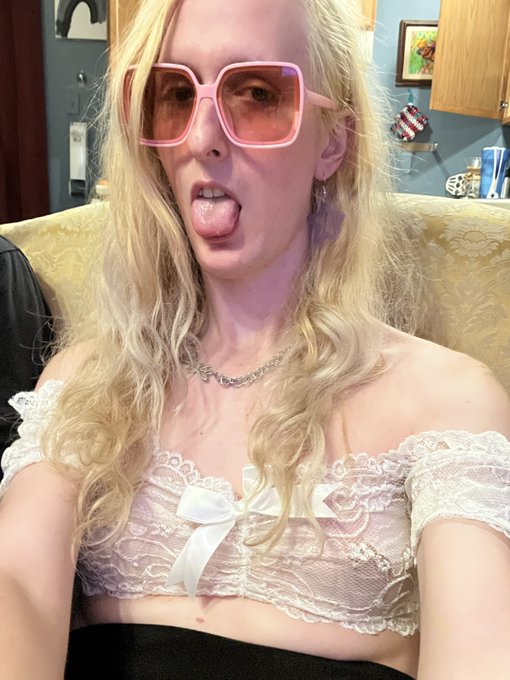 How&rsquo;s it going babes? https://t.co/tmIMmJmkvo