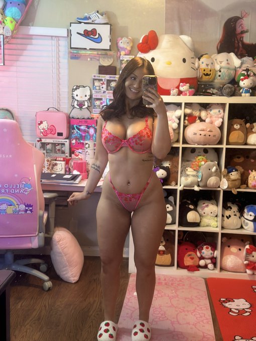 Good night 😘 https://t.co/D8PYX3vl6f