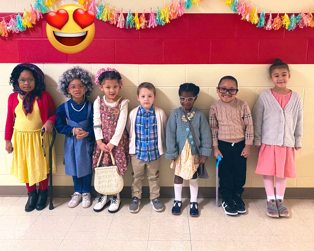 Gray hair, walking sticks & spectacles! Today in the Nest: PreK celebrated 100 days of school by dressing up as old people! Check out some of Ms Tubbs’ scholars! 🤩 #100DaysStrong @DrShemon @JMCSchools #BestInTN @suptking #WeAreFamily #100DaysOfSchool