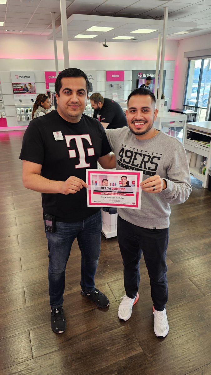 Congratulations to our newly certified mobile expert OSCAR🙌🏻🙌🏻🙌🏻 we are so proud of you! #Team7514