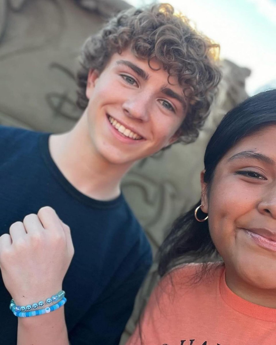 WalkerscBRA's tweet photo. AS PULSEIRAS!🥺

— Walker Scobell com uma fã hoje em Santa Monica

via @/m4i1in. no Instagram https://t.co/QcLtNnge8m