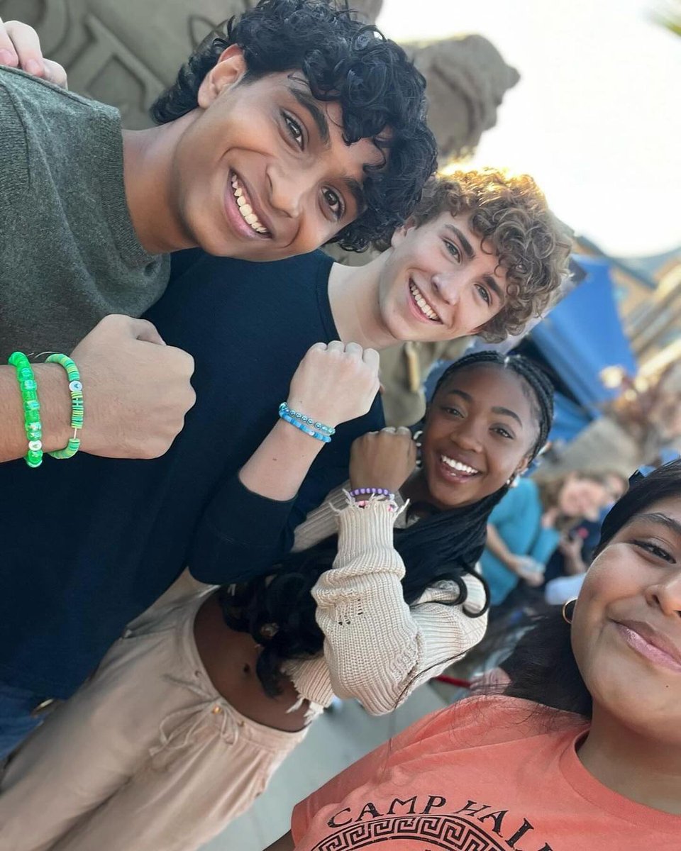 WalkerscBRA's tweet photo. AS PULSEIRAS!🥺

— Walker Scobell com uma fã hoje em Santa Monica

via @/m4i1in. no Instagram https://t.co/QcLtNnge8m