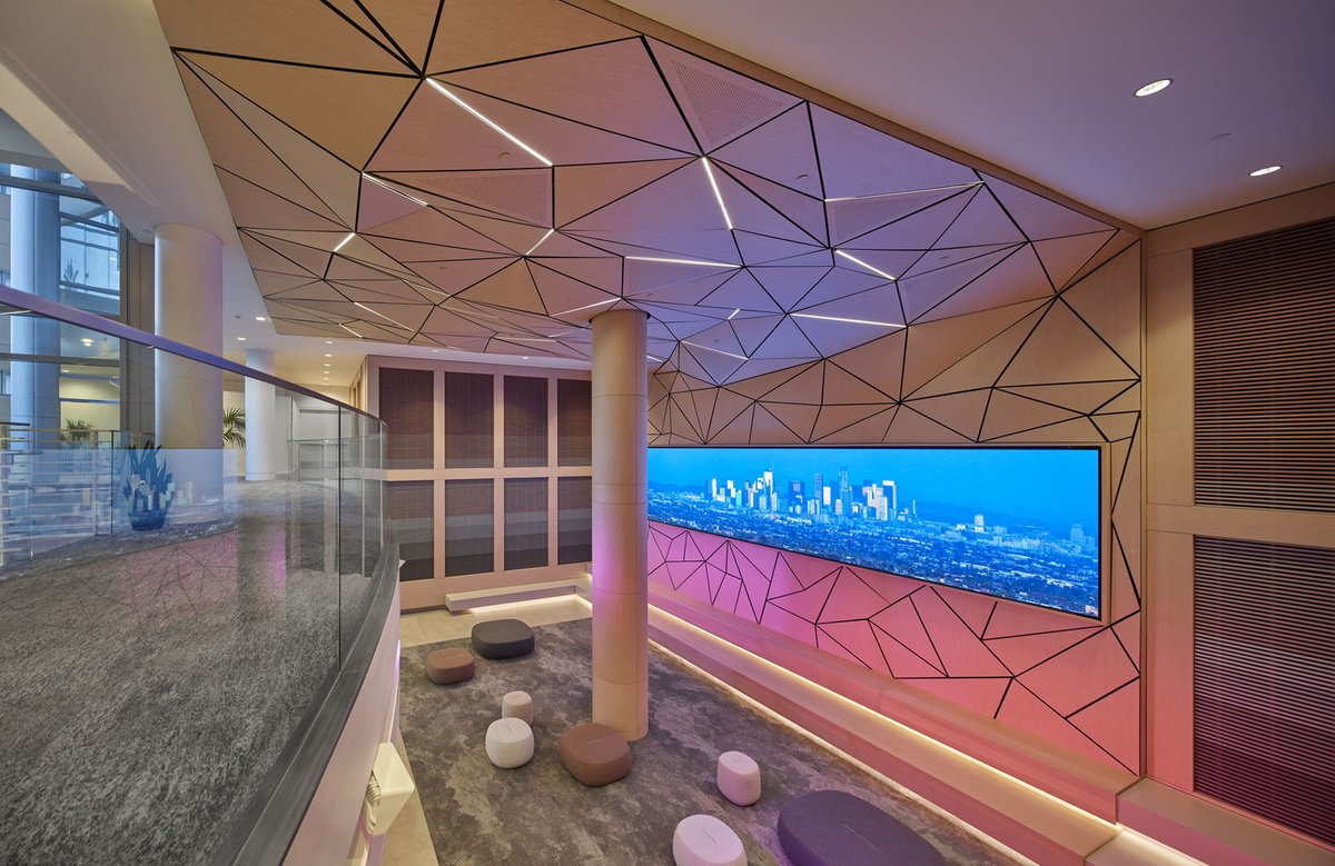 WallPanelSystem's tweet photo. Discover the beauty of convenience and customization. 
This Entertainment Company features a custom, multi-faceted wall and ceiling design that WPS unitized &amp; preassembled at our facility, limiting the amount of on-site work required. 

Architect: Klawiter and Associates https://t.co/8nWujNHNhU